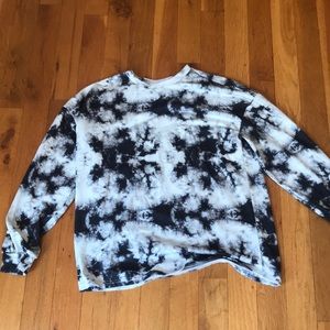 Black and white womens pullover. Shein. Size XS. gently worn